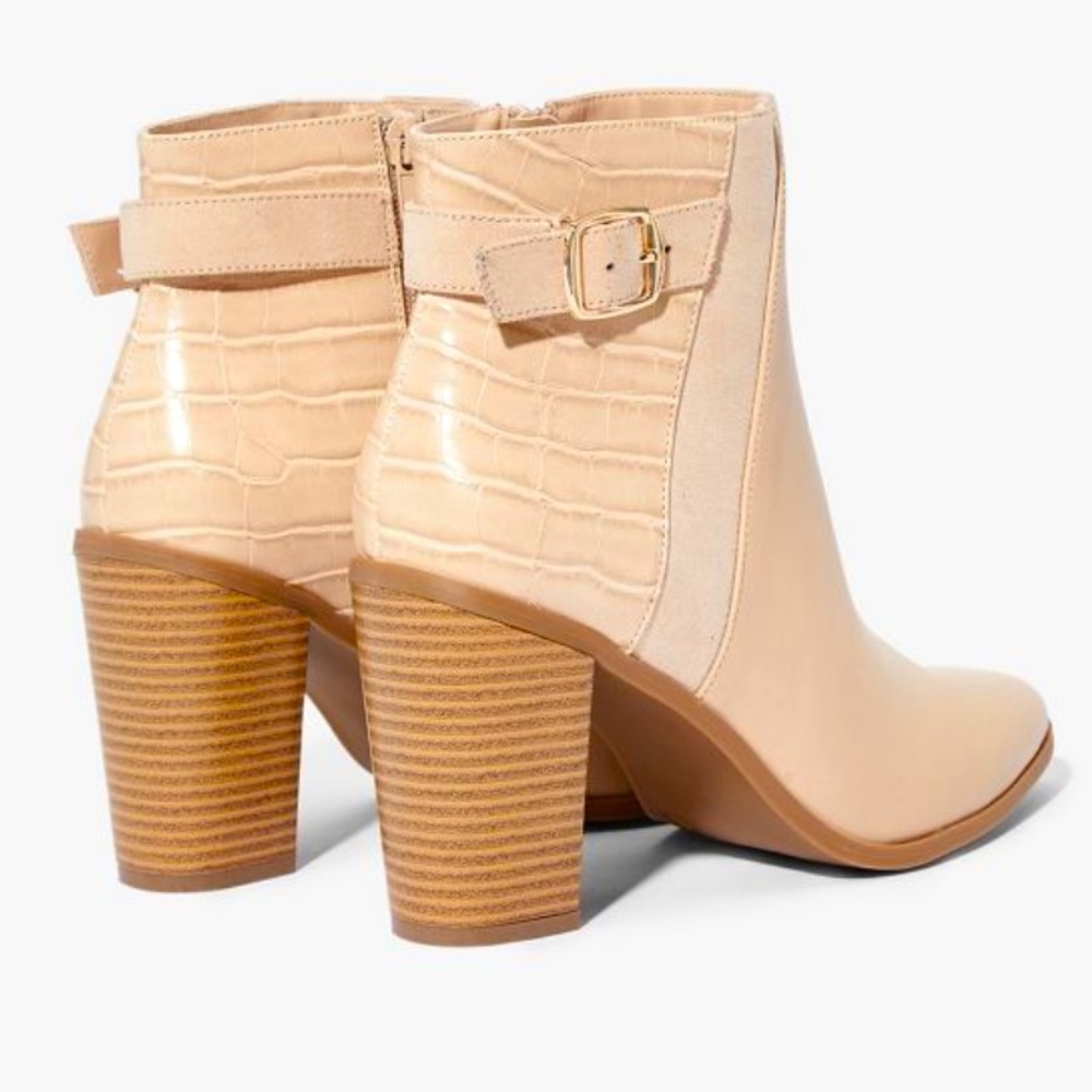 Olivaja Bootie in Creme Brulee